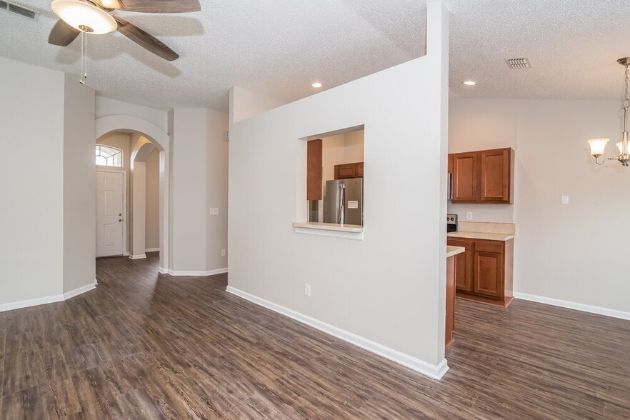 Building Photo - 7955 Ortega Bluff Pkwy