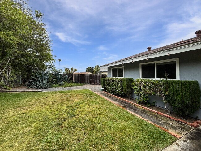 Building Photo - Upgraded 3BD/2BA House in University City ...