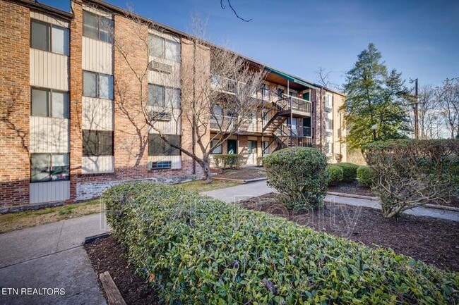 Primary Photo - 2718 Painter Ave SW