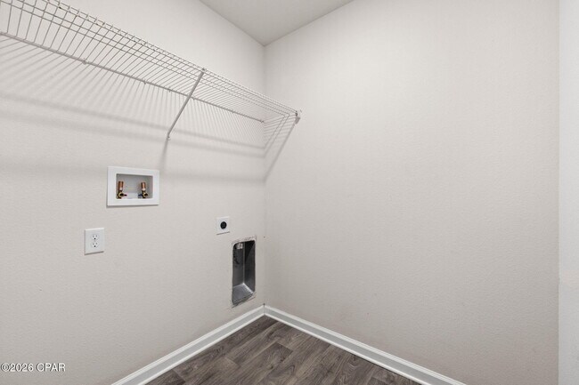 Building Photo - 5816 Viking Wy