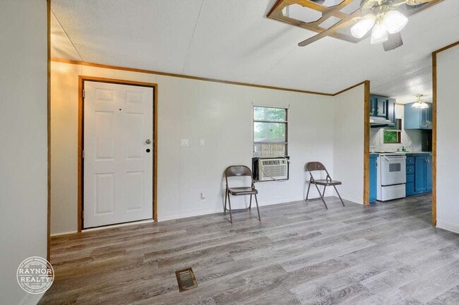 Building Photo - 121 Wood Church Rd