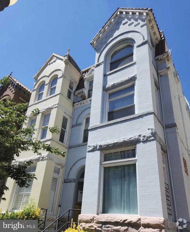Building Photo - 2121 N St NW