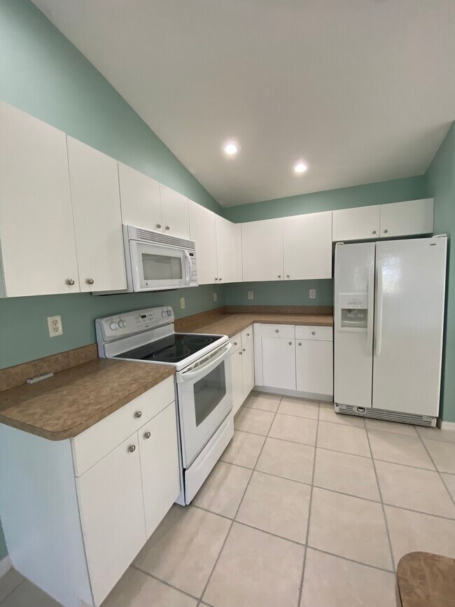 Building Photo - 1804 NW 1st Ave