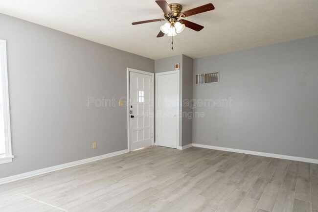 Building Photo - 4722 E Elm St