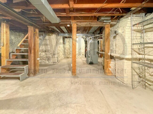 Building Photo - *COMING SOON* Vintage Craftsman In Prime L...