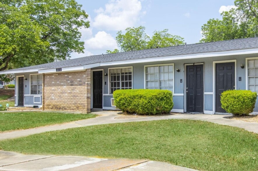 Interior Photo - Village North