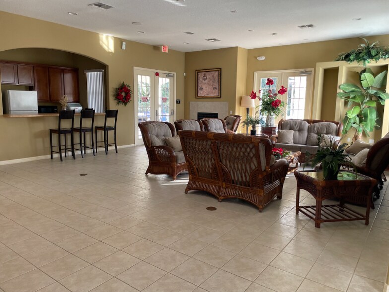 Building Photo - 2926 Siesta View Dr