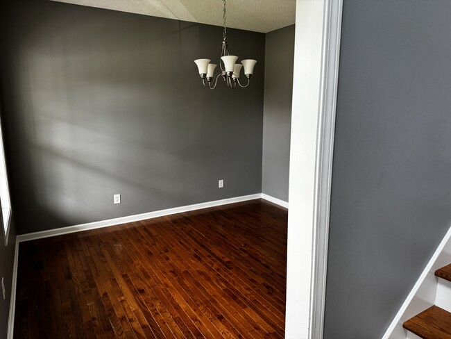 Building Photo - 806 Galloway Dr