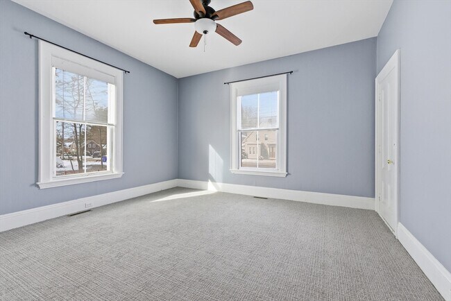 Building Photo - 275 Market St