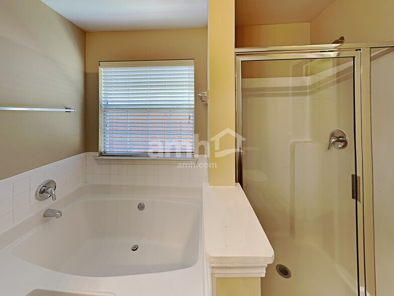 Building Photo - 333 Hidden Creek Ln