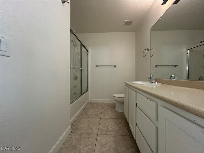 Building Photo - 67 E Agate Ave