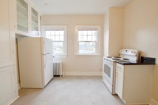 Building Photo - 6406-6414 32nd Ave NW