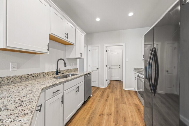 Building Photo - 207 Barnsley Dr