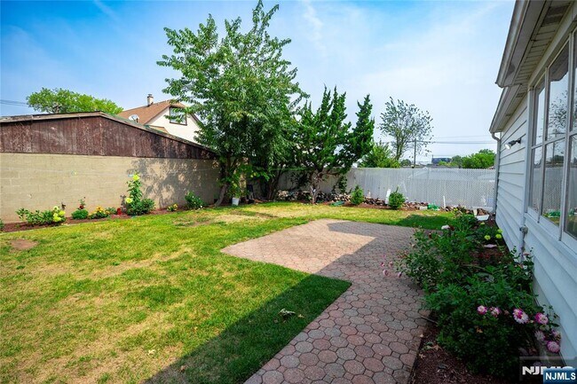 Building Photo - 29 13th