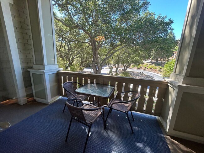 Building Photo - Luxurious and Spacious 5 Bedroom in Gilroy