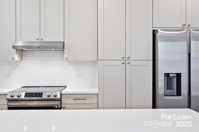 Building Photo - 14011 Bespoke Rd