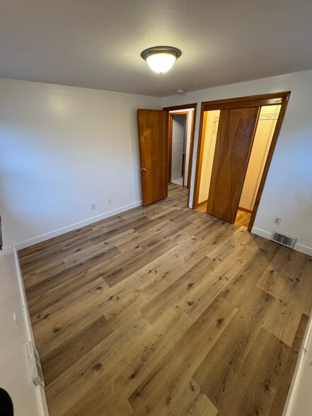 Building Photo - 343 Homecrest Dr