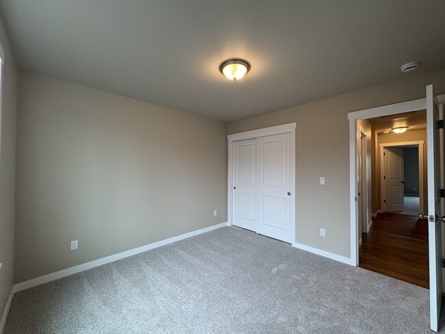 Building Photo - 130 Doggone Ln