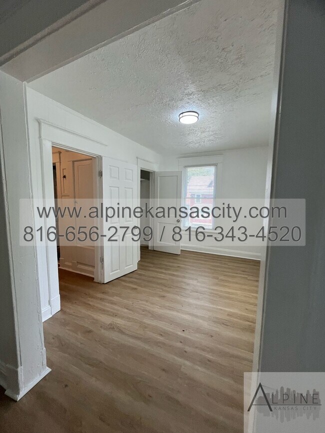 Building Photo - HUGE 3 Story Remodel!