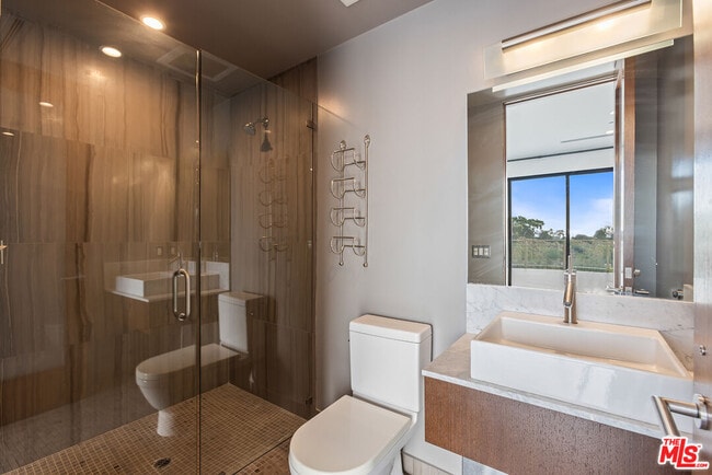 Building Photo - 8460 Harold Way