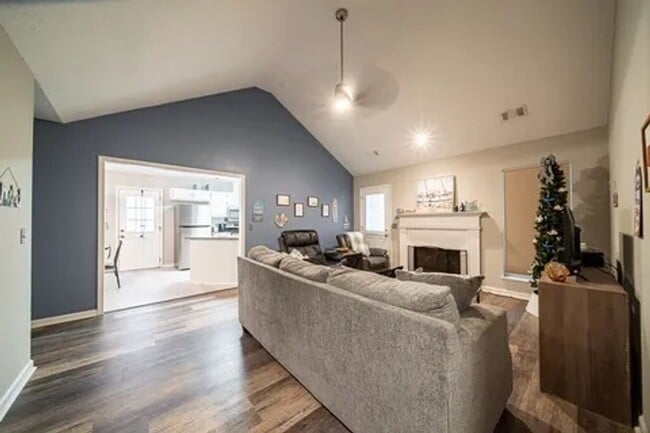 Building Photo - Charming 3BR House in Columbus