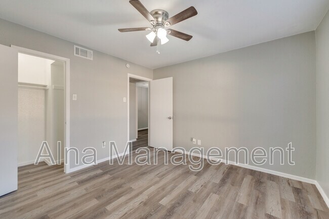 Building Photo - 8110 Skillman St