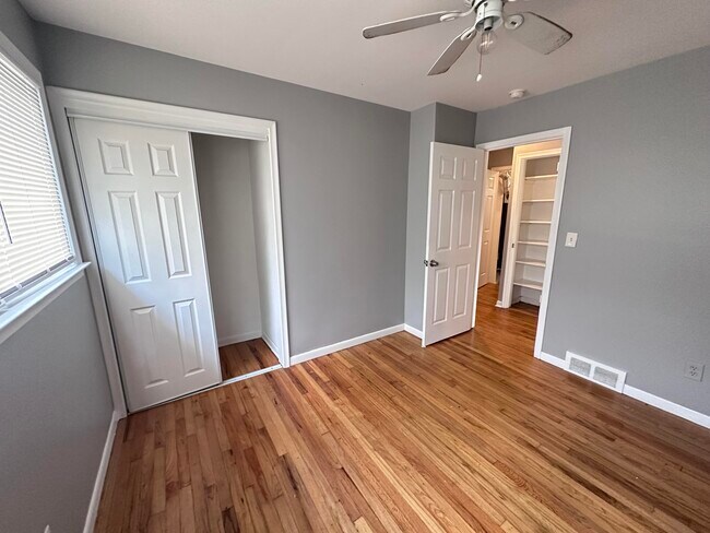 Building Photo - 4697 Pelham St