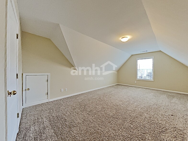 Building Photo - 6483 Grand Hickory Dr