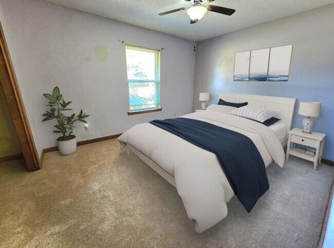 Building Photo - Open Floorplan, 3BD/3Bath with a Huge Sunr...