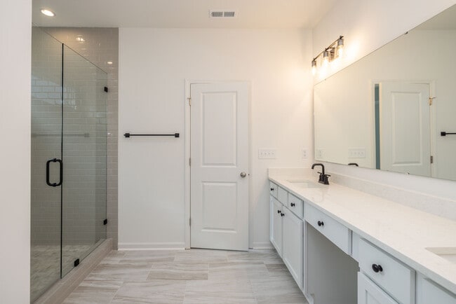 Building Photo - NEW 4BD/3BTH HOUSE- STONEBRIDGE FAIRWAYS COMMUNITY