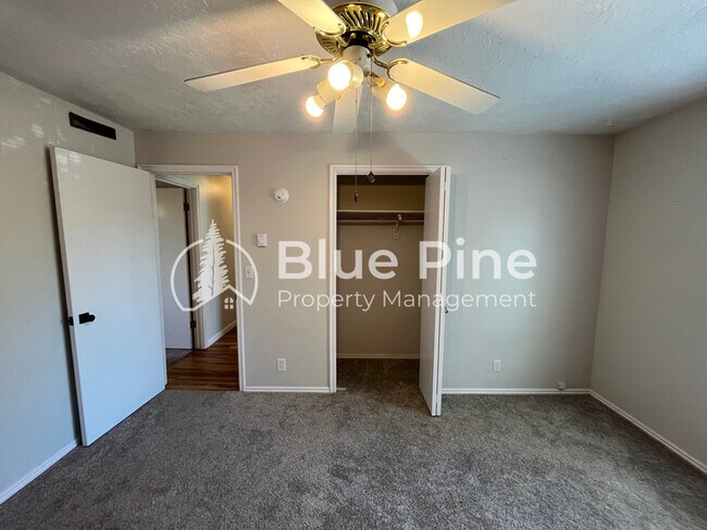 Building Photo - 395 Hemlock Cir