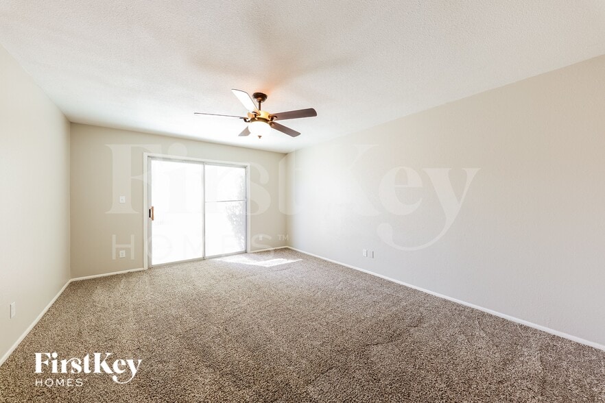 Building Photo - 8647 E Fillmore St