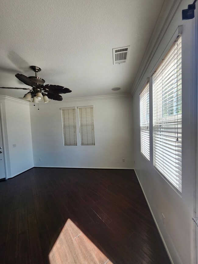 Building Photo - Chino 4 bedroom Beauty