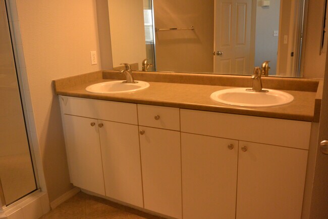 Building Photo - 1830 SE Cutter Ln