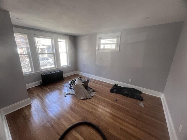 Building Photo - 54P