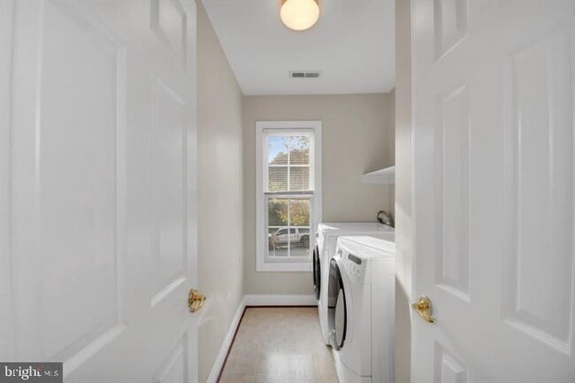 Building Photo - 9540 Parsonage Ln