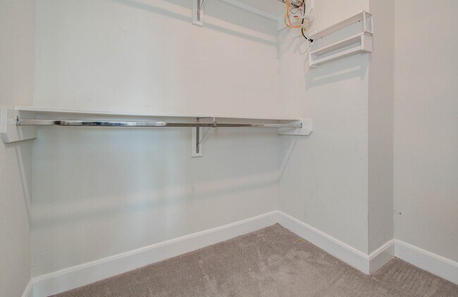 Building Photo - 2812 Grand Fountains Dr