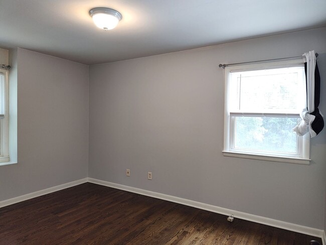 Building Photo - Charming split level home located in the Mcclintock Woods Community in Charlotte!