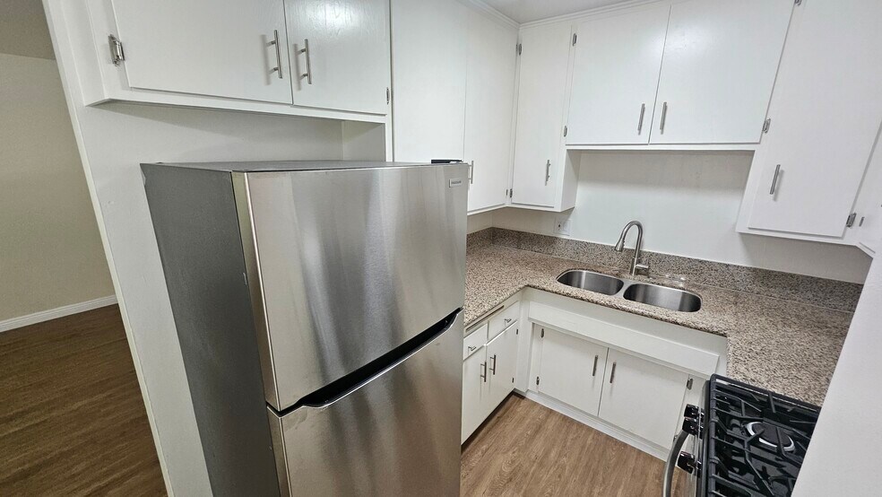 Building Photo - 815 Benton Wy