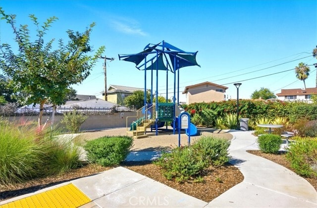 Building Photo - 14051 Diamond