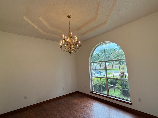 Building Photo - 4444 Southminster Cir