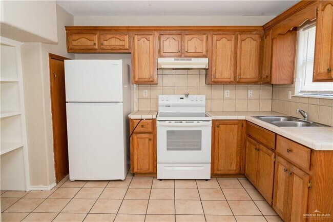 Building Photo - 4308 King Dr