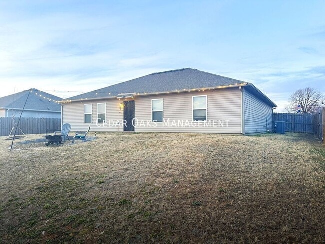 Building Photo - 2389 Wyandotte Ave