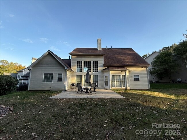 Building Photo - 8811 Singleton Ct