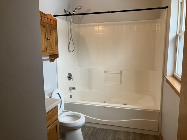 Building Photo - 1442 Oriole Dr
