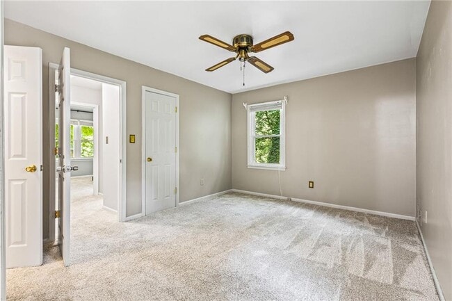 Building Photo - 824 Hickory Ridge Rd SW