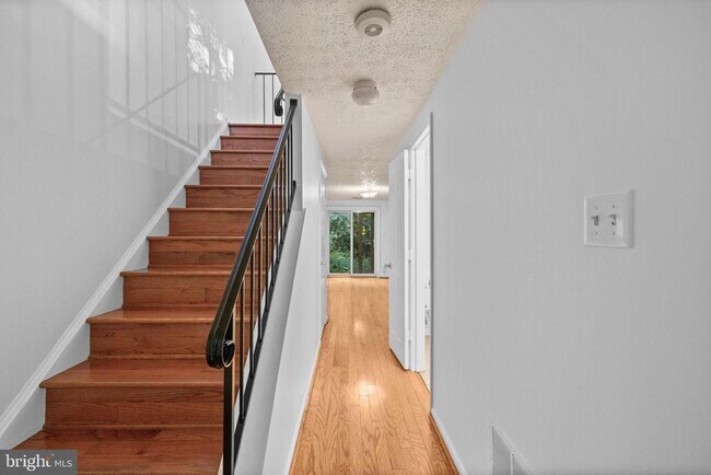 Building Photo - 14428 Black Horse Ct