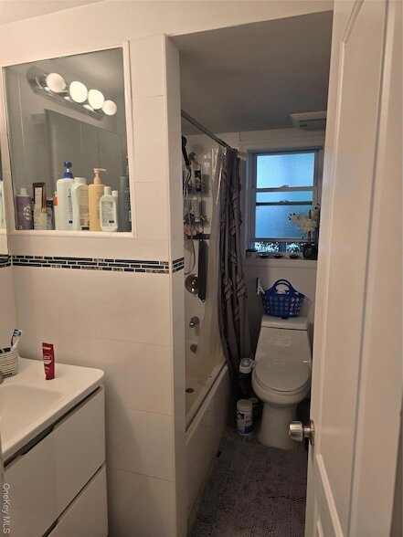 Building Photo - 18 Julian Pl