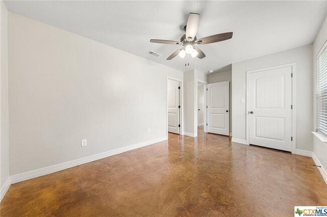 Building Photo - 2807 Terrace Dr