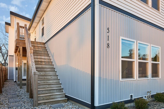 Building Photo - 518 Prospect St